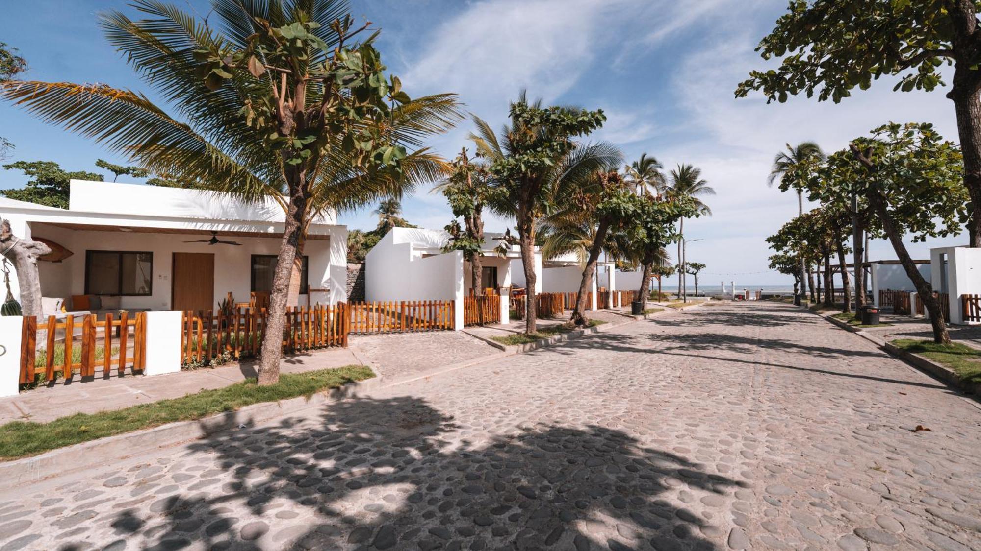 Coco Surf Tropical Village La Libertad Exterior photo